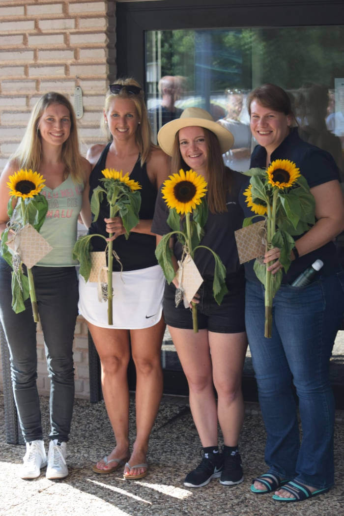 COUPLE CUP 2022: Orga Team Nadine, Chrissi, Sandra mit Fotografin Line