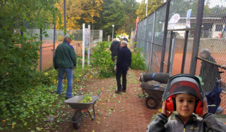 Aufräumen Herbst 2016 - Tennisgemeinschaft