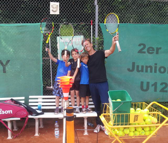 2er Junioren U12 mit Roland - mit Tennisschläger