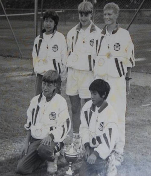 (Stehend: Alain Tran Khanh (14), Marco Foelz (12), Christian Folger (14) - Kniend: Tobias Hinzmann (13), Benjamin Tran Khanh (12))